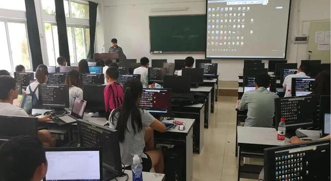 大學里這6類“萬金油專業”很熱門,有些好就業,有些很難找工作